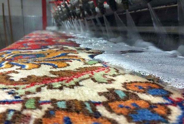 شستشوی فرش دستباف با دستگاه مخصوص قالیشویی
