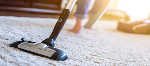 روش صحیح جاروبرقی کشیدن فرش